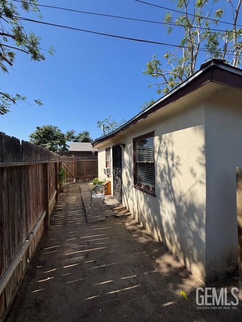 129 Hart St, Bakersfield, CA 93308 - photo 10
