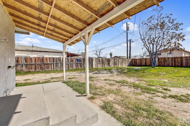 view of yard featuring a patio area