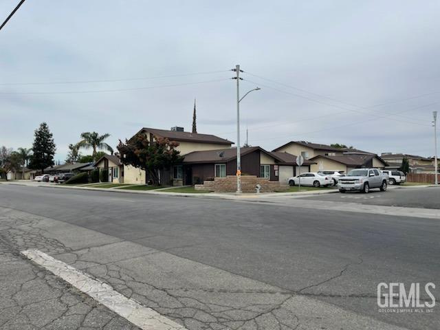 1901 S Real Rd, Bakersfield, CA 93309 - photo 3