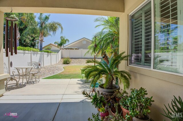 5903 Gold Ranch Way, Bakersfield, CA 93306 - fenced backyard featuring a patio