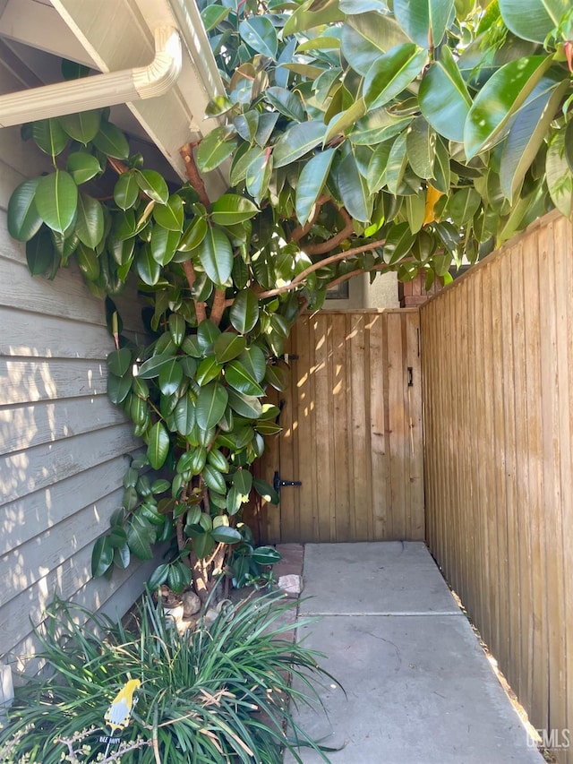 9125 Gleeson Ct, Bakersfield, CA 93311 - view of patio / terrace