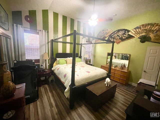 9125 Gleeson Ct, Bakersfield, CA 93311 - bedroom featuring wood finished floors and baseboards
