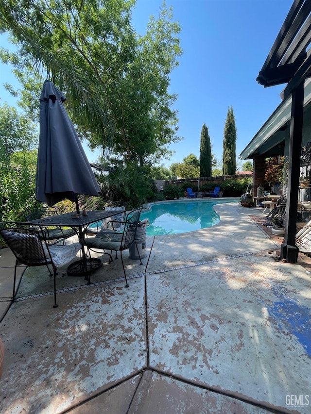 9125 Gleeson Ct, Bakersfield, CA 93311 - view of pool featuring a patio area