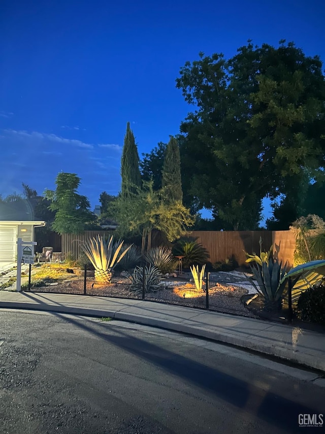 9125 Gleeson Ct, Bakersfield, CA 93311 - view of front of home