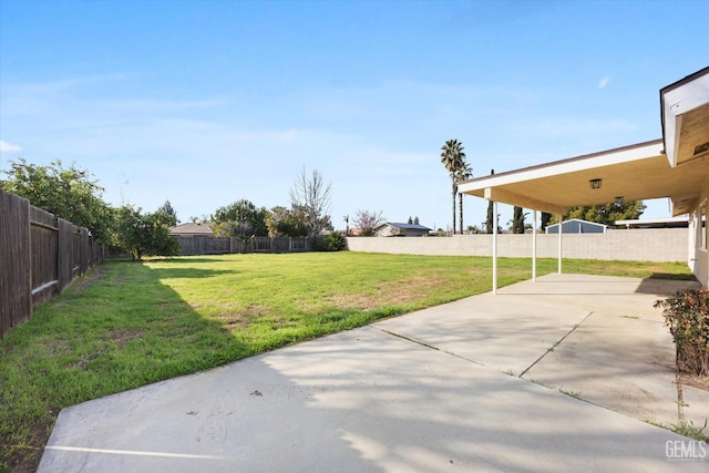 view of yard featuring a patio