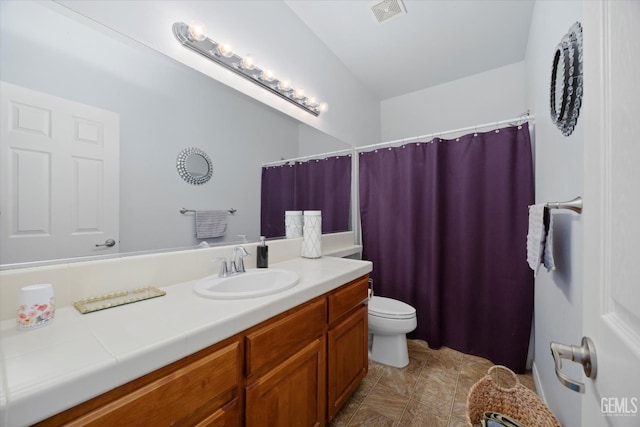 6202 Ocean Jasper Dr, Bakersfield, CA 93313 - full bath featuring vanity, a shower with shower curtain, and tile patterned floors