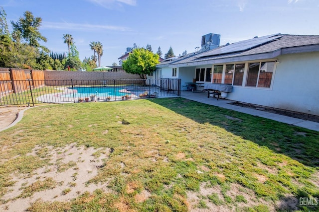 1805 Glenbrea Ct, Bakersfield, CA 93309 - view of yard with a fenced backyard, a patio, and a pool with connected hot tub