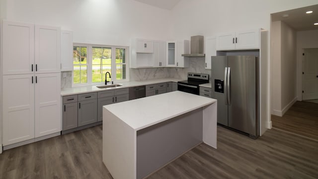 119 N Shore Dr, Albrightsville, PA 18210 - kitchen featuring stainless steel refrigerator with ice dispenser, electric stove, dishwasher, a sink, and wall chimney exhaust hood