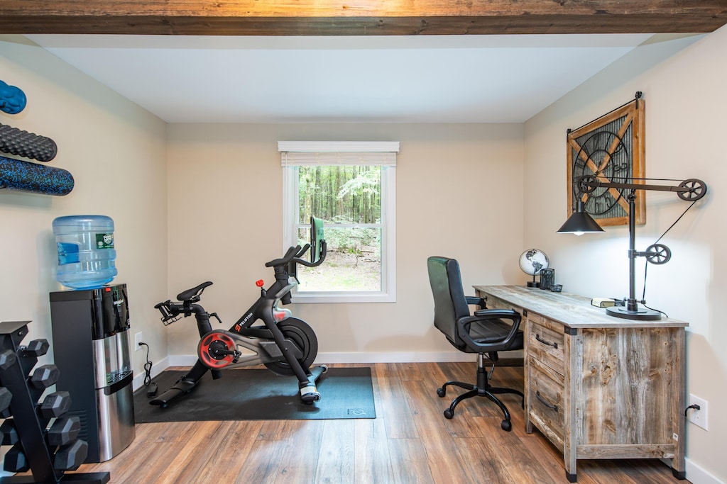 55 Lakeview Dr, Lake Harmony, PA 18624 - home office featuring wood finished floors and baseboards