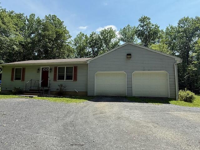 9155 N Loop Rd, Slatington, PA 18080 - photo 3