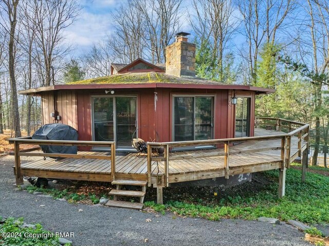 Listing photo 3 for 360 Fawn Rd, Pocono Lake PA 18347