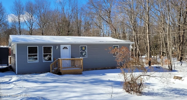 view of front of property