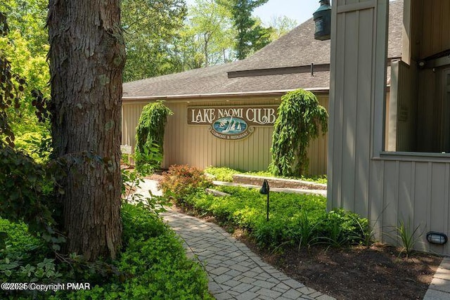 2222 Hillcrest Dr, Pocono Pines, PA 18350 - view of yard