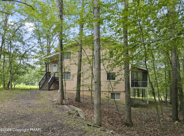 Listing photo 2 for 115 Salisbury Rd, Bushkill PA 18324