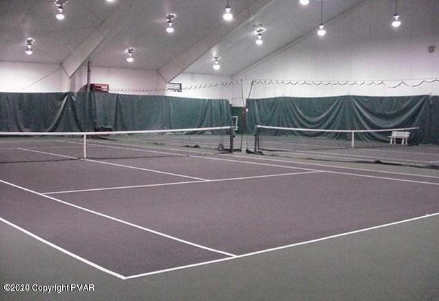 158 Saunders Dr, Bushkill, PA 18324 - view of tennis court