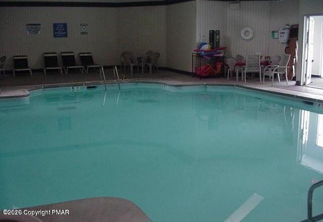 158 Saunders Dr, Bushkill, PA 18324 - view of indoor pool