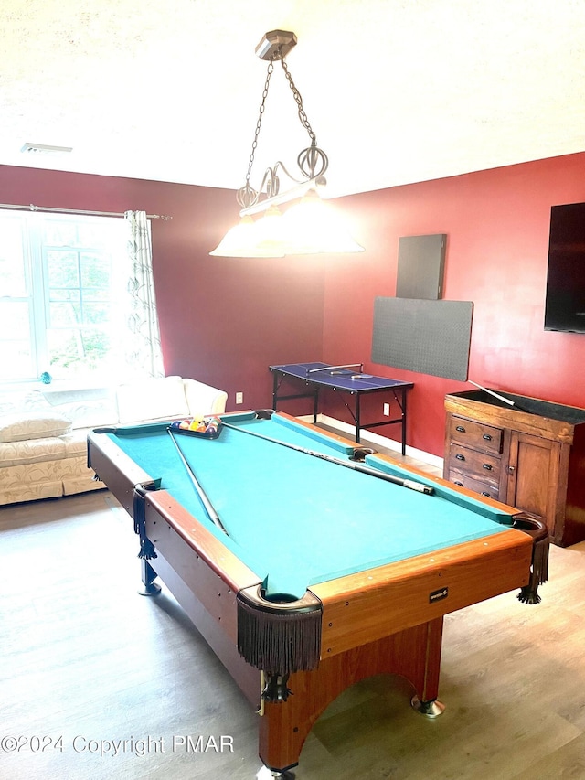 recreation room featuring visible vents, billiards, and wood finished floors