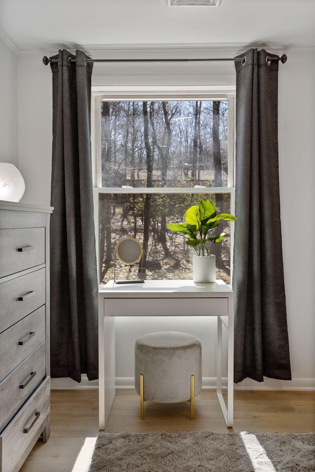 7 Park Ln, Lake Harmony, PA 18624 - detailed view of wood finished floors and ornamental molding