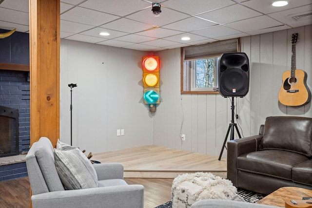7 Park Ln, Lake Harmony, PA 18624 - living area with wood finished floors, a drop ceiling, and recessed lighting