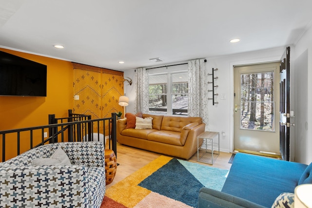 7 Park Ln, Lake Harmony, PA 18624 - living room with recessed lighting, wood finished floors, and baseboards