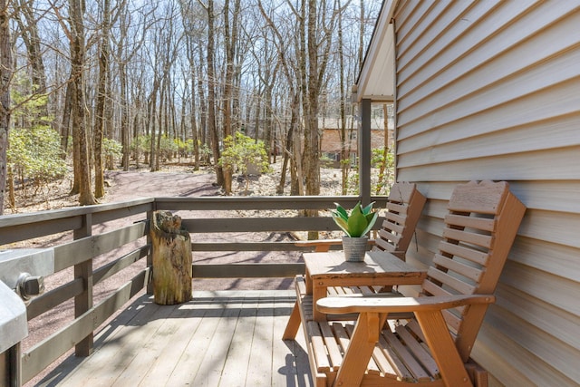 7 Park Ln, Lake Harmony, PA 18624 - view of wooden terrace