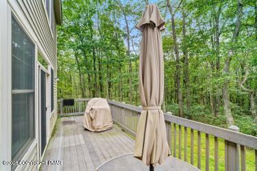 176 Hawthorne Ct, Tannersville, PA 18372 - photo 8