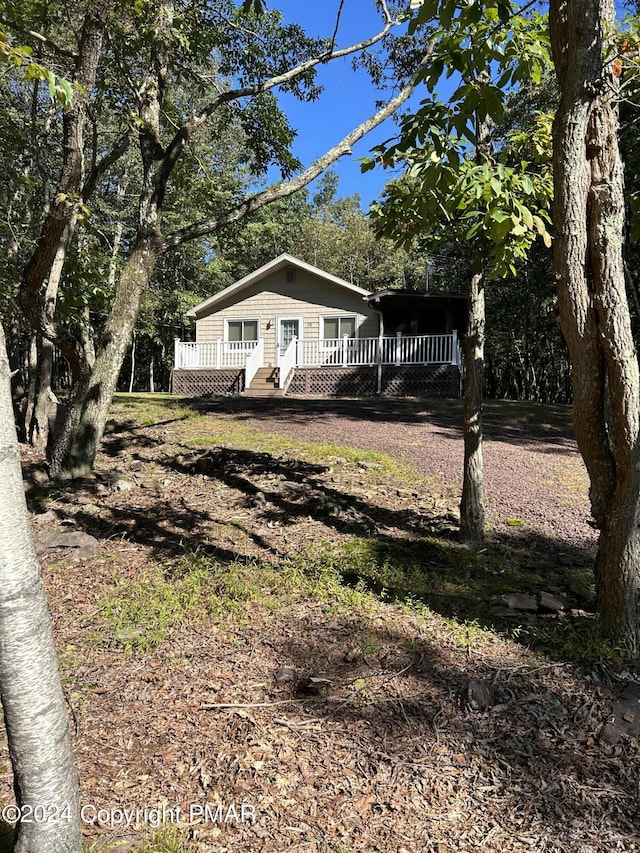 view of front facade featuring a deck