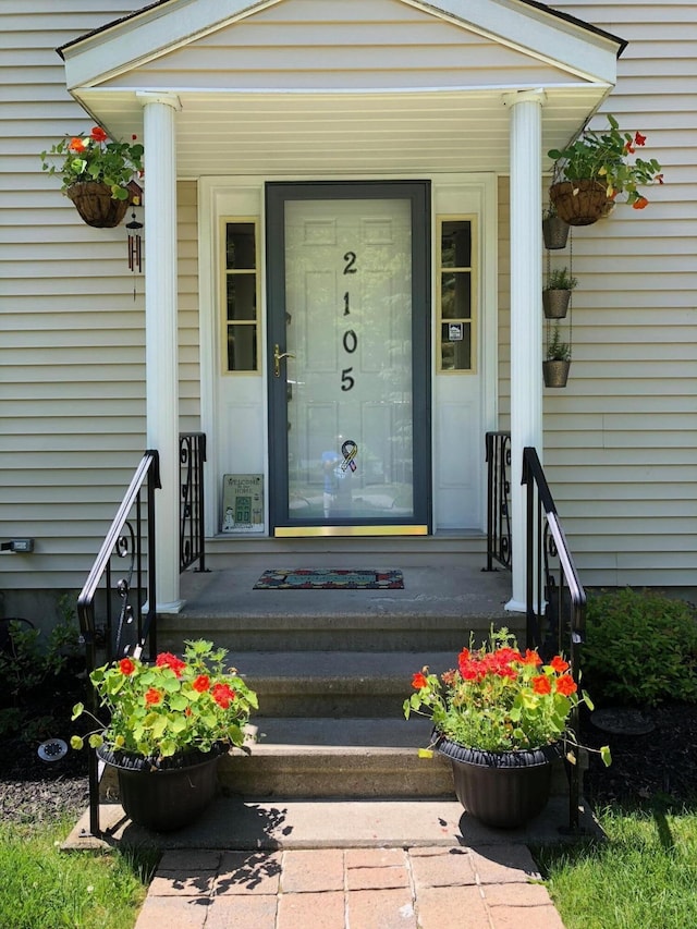 2105 Larkspur Ln, Tobyhanna, PA 18466 - view of property entrance