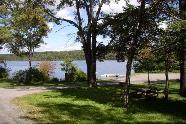 172 Larsen Dr, Clifton Township, PA 18424 - water view