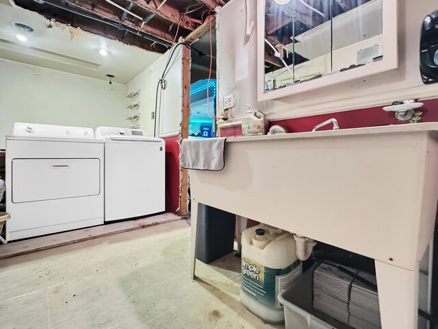 163 Granite Rd, Long Pond, PA 18334 - laundry room with washing machine and clothes dryer