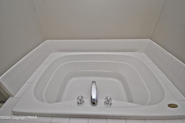 127 Bethpage Ter, Easton, PA 18042 - bathroom view of a garden tub