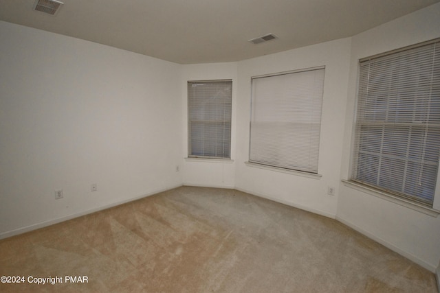 127 Bethpage Ter, Easton, PA 18042 - spare room featuring light carpet and baseboards