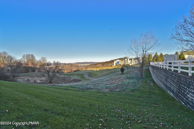 127 Bethpage Ter, Easton, PA 18042 - view of yard