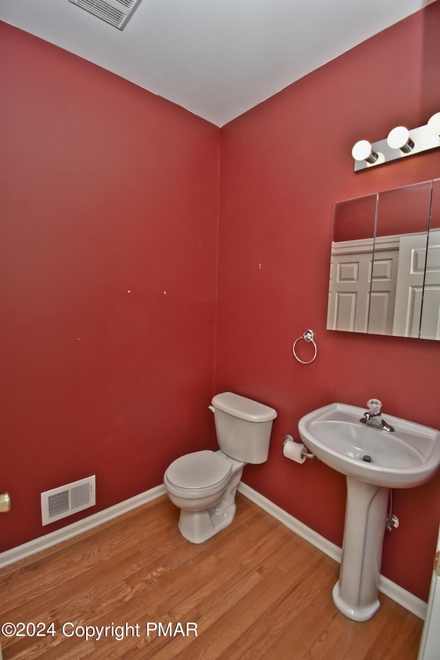 127 Bethpage Ter, Easton, PA 18042 - bathroom with wood finished floors