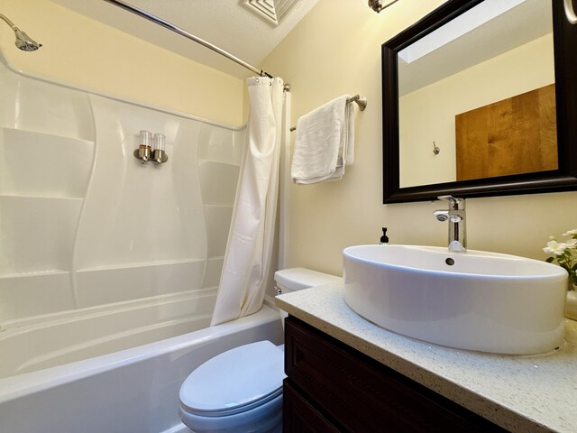 119 Sterling Cir, Bushkill, PA 18324 - full bath with shower / tub combo and vanity