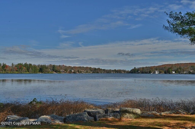 36 Maplewood Rd, Lake Harmony, PA 18624 - water view