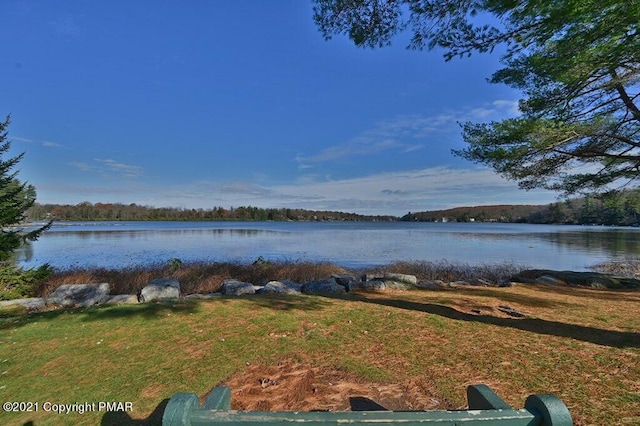 36 Maplewood Rd, Lake Harmony, PA 18624 - water view