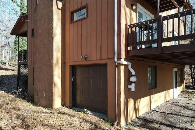 154 Elgin Way, Bushkill, PA 18324 - view of home's exterior with an attached garage