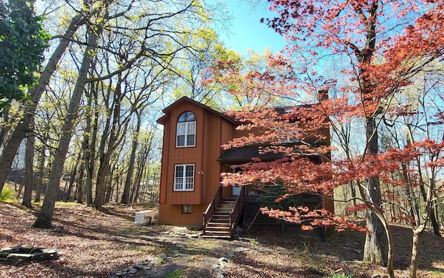 154 Elgin Way, Bushkill, PA 18324 - exterior space with stairway