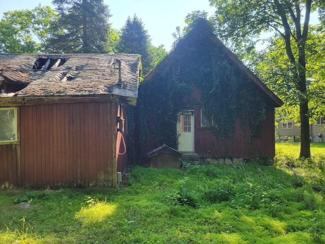 108 Stag Ct, Bushkill, PA 18324 - rear view of property