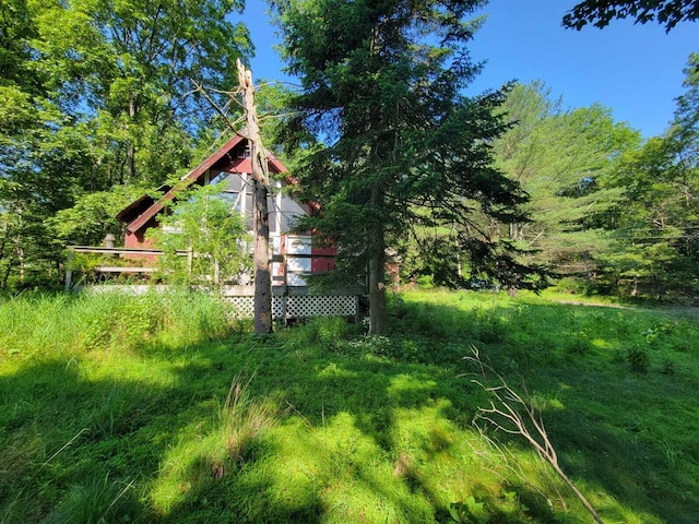 108 Stag Ct, Bushkill, PA 18324 - view of yard featuring a wooden deck