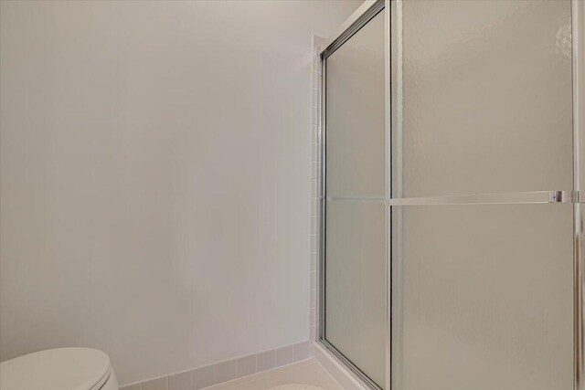 706 Franklin Ct, East Stroudsburg, PA 18302 - full bathroom featuring a shower stall