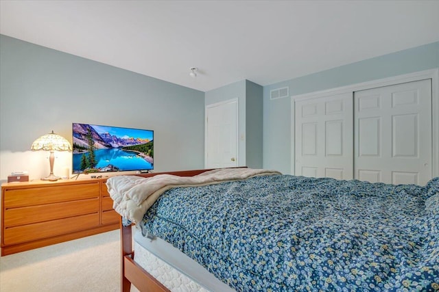 706 Franklin Ct, East Stroudsburg, PA 18302 - carpeted bedroom with a closet
