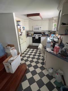 2287 Chipperfield Dr, Stroudsburg, PA 18360 - photo 2