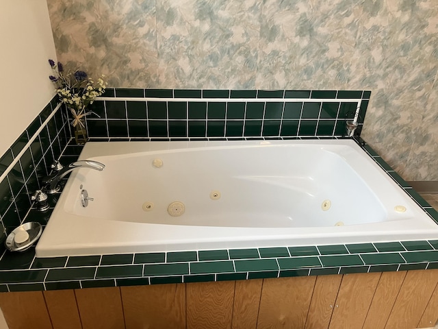 20 Horseshoe Dr, White Haven, PA 18661 - full bathroom with wallpapered walls and a tub with jets
