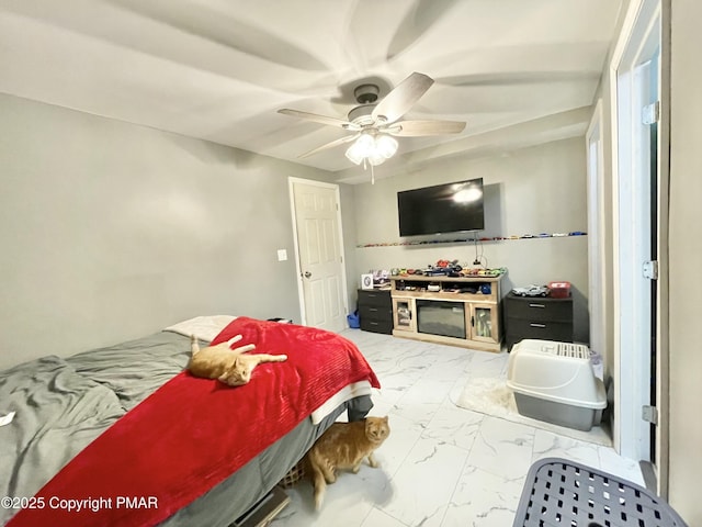 bedroom with ceiling fan