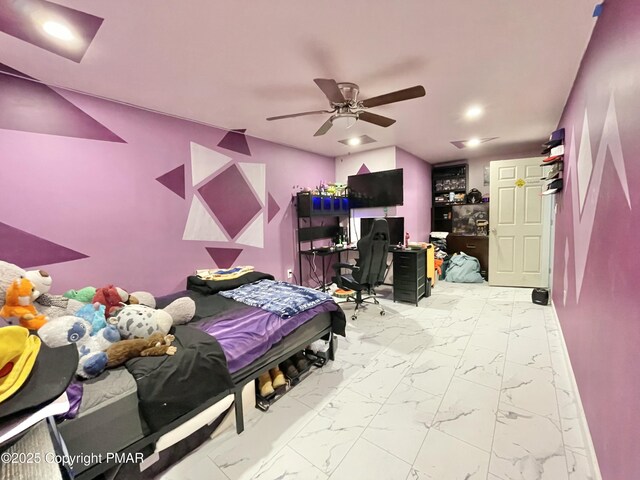 bedroom with ceiling fan