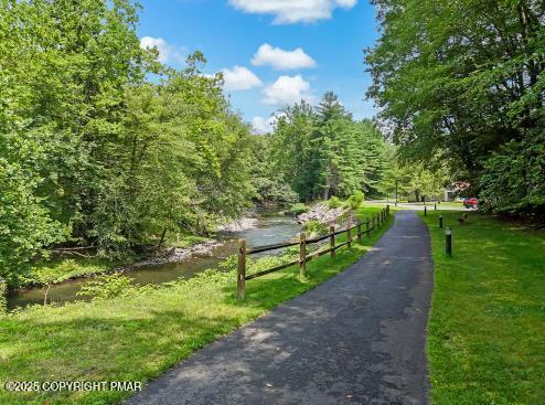63 Village Dr, Stroudsburg, PA 18360 - photo 24
