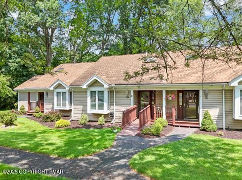 63 Village Dr, Stroudsburg, PA 18360 - photo 36