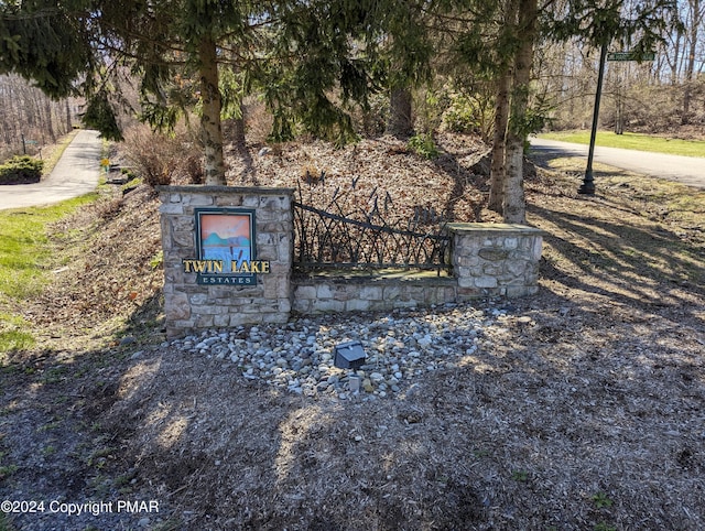 709 Kennedy Ct, East Stroudsburg, PA 18301